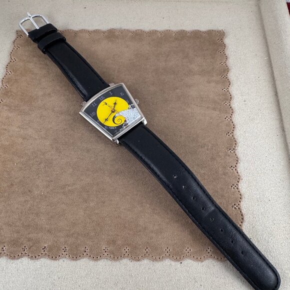 Vintage Disney X Timex Nightmare before Christmas and Halloween unisex watch. - Picture 6 of 8